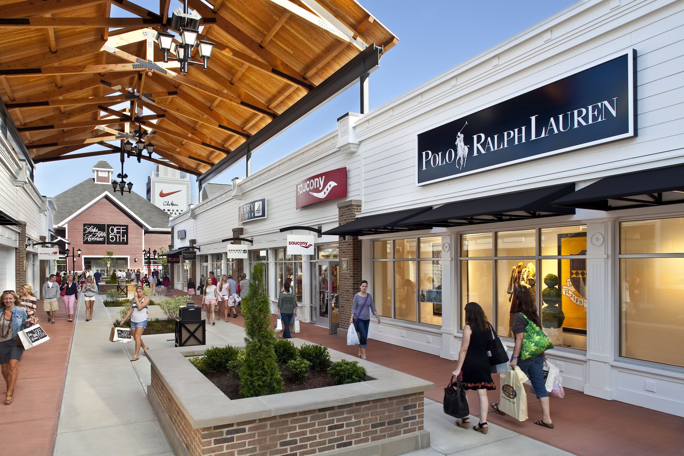 3 Best Shopping Outlets in New Hampshire Not to Miss